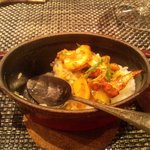 レストラン バカール - つぶ貝とジロール茸のエスカルゴバター鉄鍋炊きあげご飯