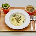 BASE17 - 9/10 ベーコンとほうれん草のクリームニョッキ