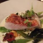 アンティーカ トラットリーア フォルトゥーナ グランデ - 金目鯛ウロコ焼きと牡蠣燻製