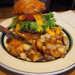エッグスンシングス - アボカドチーズバーガー