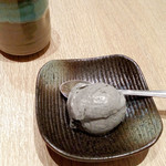 Sushi Toyo - いつものプリンじゃなくて黒ゴマアイスも美味かった。ただし家賃が高くて今月15日一杯なんだって！ぎょええええ　せっかく美味い刺身定食食べれるお店だったのにいい