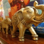 インド料理 ザ タンドール - わくわく象の像。