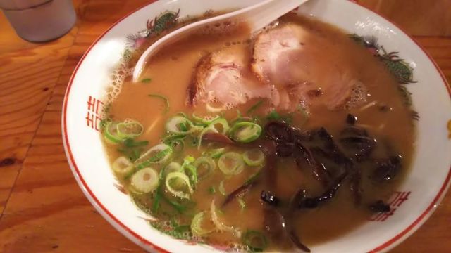 初代博多醤油豚骨ラーメン 拉骨 Lago 天神南 ラーメン 食べログ 初代博多醤油豚骨ラーメン 拉骨 Lago 天神南 ラーメン 食べログ