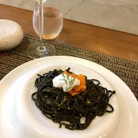 prospero - イカスミを練りこんだ黒いタリオリーニウニとリコッタチーズを添えて