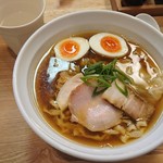 鶏と魚 - 配膳時