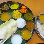 Bakti Woodlands - 料理写真:カレーセット：ロティナン