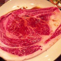 焼肉一頭両騨 町田本店 - リブ一刀両断