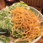 喜来登 - 固めの縮れ麺