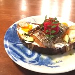 ブリコラージュ ブレッド アンド カンパニー ダイニング・カフェ - 太刀魚の照り焼き、季節のお野菜の糠漬け、かぼす、山椒の香りのブリコラージュブレッドタルティーヌ。20180911　サラダとスープつき1600円。税込み　太刀魚照り焼きにビーツと大根のおろしがgood☆