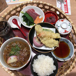 Shiroku Jichuu - 花籠と麺セット（1177円）