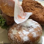 どんぐり - ピロシキ、ハムかつサンド？あんドーナツ
