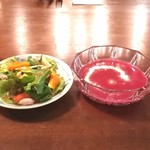 ブリコラージュ ブレッド アンド カンパニー ダイニング・カフェ - サラダに入っている(たぶん)カボチャが甘くて好き♡　このすりおろしのように濃度のあるビーツとプラムのスープが、本当にどんぶりで飲みたいほど大好き。(^ー^)b　20180911