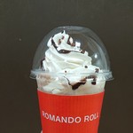 ロマンドーロール - ドリンク写真:フラッペ「ショコラショコラ」生クリームたっぷり！フラッペは甘さ控えめで美味しい！