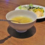Asian cafe Chai Dee - スープとサラダ