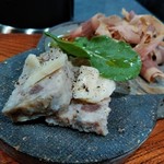 そば くら富 - 宴会用特別メニューの試食　全て自家製：飛騨牛ハムと薩摩黒豚のパテ・蕎麦の実入りは是非、レギュラーメニューに入れてほしい蕎麦前のあて