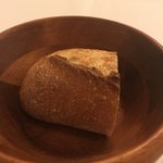 ビストロ コティディアン - フランスパン。
      美味し。