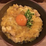 親子丼専門店 ○勝 - 真ん中には黄身がどーん。