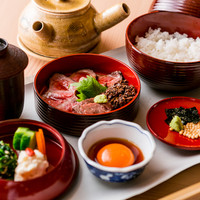 黒毛和牛いちぼの叩きと炙りの信玄弁当