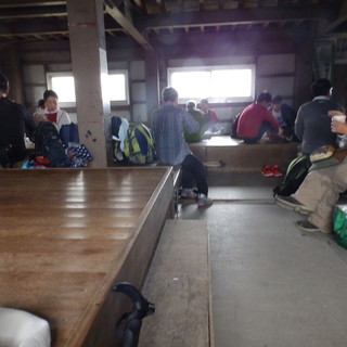 大山頂上避難小屋売店_2