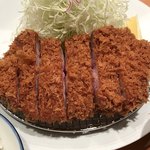 とんかつ檍 - 厚切りでこんがりきつね色のボリュームたっぷりカタロースかつ！！