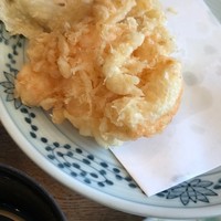 天ぷら新宿つな八 大丸店 - 〆の海老のかき揚げ