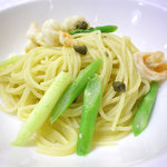 Lot - 2011/Aug お魚ランチ：エビと夏アスパラガスのオリーブソーススパゲッティ