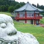 高麗館 - 韓国の建物が点在しています