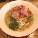 Mari iida - 【2018年08月】背脂サバ煮干soba＠880円、提供時。