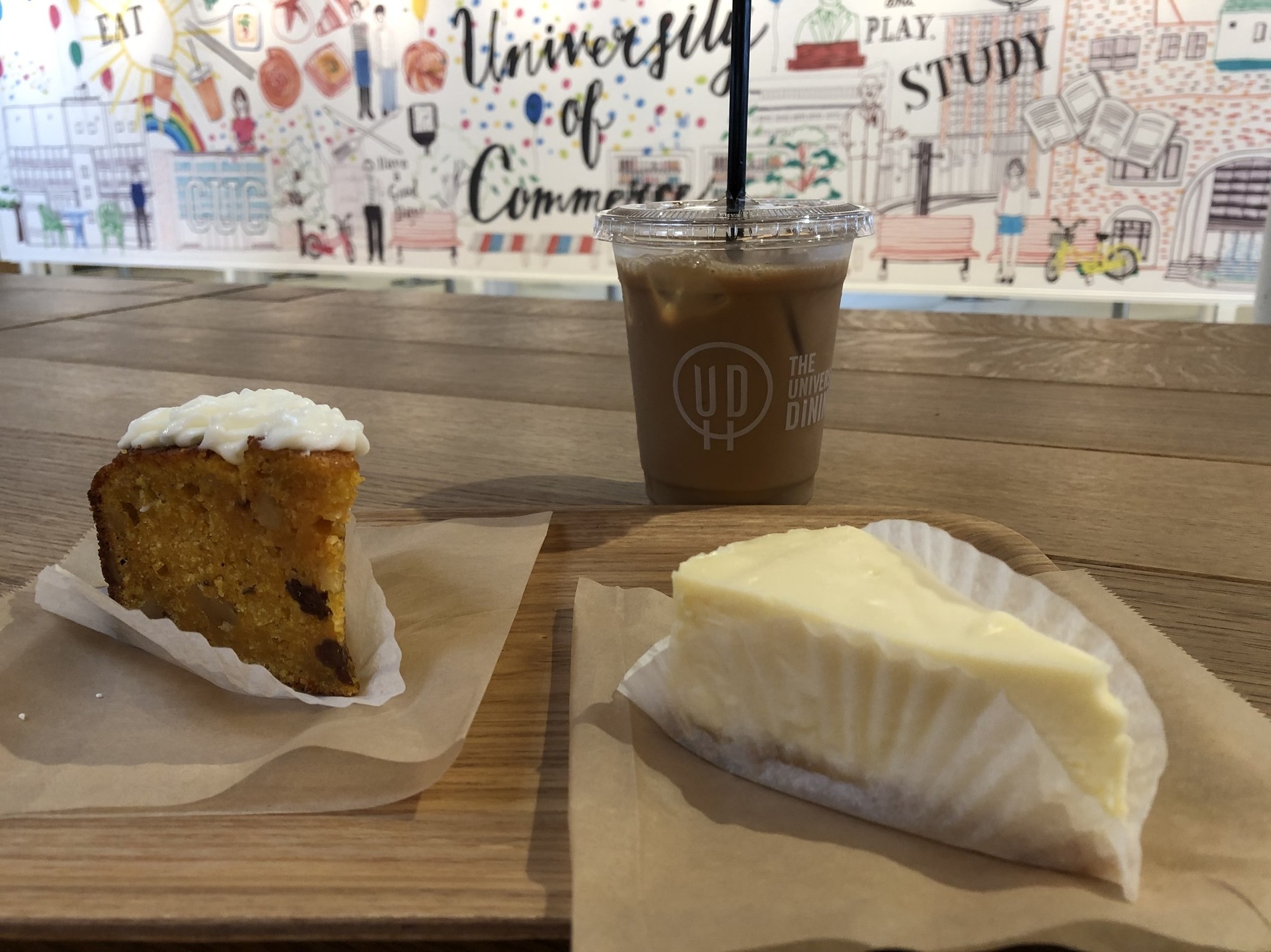 CUNE　食堂スタッフラグランジャージ　cafeteria　黒　白　3 食堂スタッフラグランジャージ｜ウサギがいる｜CUNE ONLINE STORE