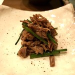 心粋厨房 獬 - 煮込んだ百合牛モモ肉と花ニラ