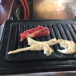 鈴見焼肉 - 内観