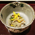 弥さしさ 大島 - 先付け【菱蟹 水菜 林檎 土佐酢ゼリー 菊花和え】