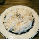 天城黒豚の店 橋本ホルモン - おかわりライスは１００円(税込)