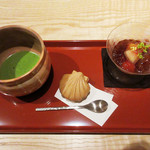 弥さしさ 大島 - お薄に手製の最中 デザート付き