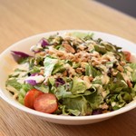 ASICS CONNECTION TOKYO - ご飯が100g、お野菜が200gの「シーザーサラダライス」。お野菜をしっかり摂りたい方にオススメです。