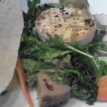 クルックキッチン - 炭火焼カマンベールチーズのサラダ