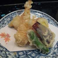 海彦 - 海彦セットの天麩羅です。麺つゆにつけて食べます。