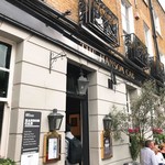 The Hansom Cab - 社会通念上のファッサード。