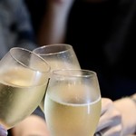 餃子とスパークリング バブルス - シャンパーニュで乾杯〜♪