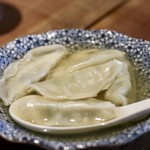 餃子とスパークリング バブルス - 水餃子