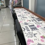 ファミリーマート - こちら イートインスペースあり