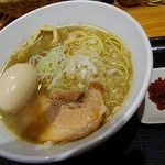 金狼 - 煮干そば+味玉+辛トッピング