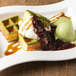 Waffle matcha red bean