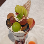 資生堂パーラー - 長野県 飯塚果樹園産 シャンマスカットと3種の葡萄パフェ