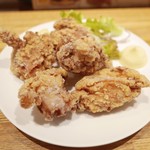 近江黒鶏とワインバル Jidoriya - 