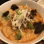 担々麺 にし森 - にし森担々麺（太麺） 780円 ＋ 大盛 100円 ＋ 温泉卵 100円 ＝ 980円。