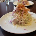 円山 カルネ - 今日もやっぱり美味しいさサラダです。