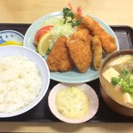 動坂食堂 - ミックスフライ定食でいわしつみれ汁チェンジ！