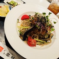 神田 雲林 - 蒸し鶏とサラダ野菜の胡麻ダレ冷やし麺