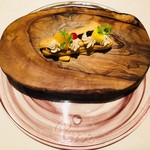 ビストロアム - ①アミューズ：フォアグラのエクレア